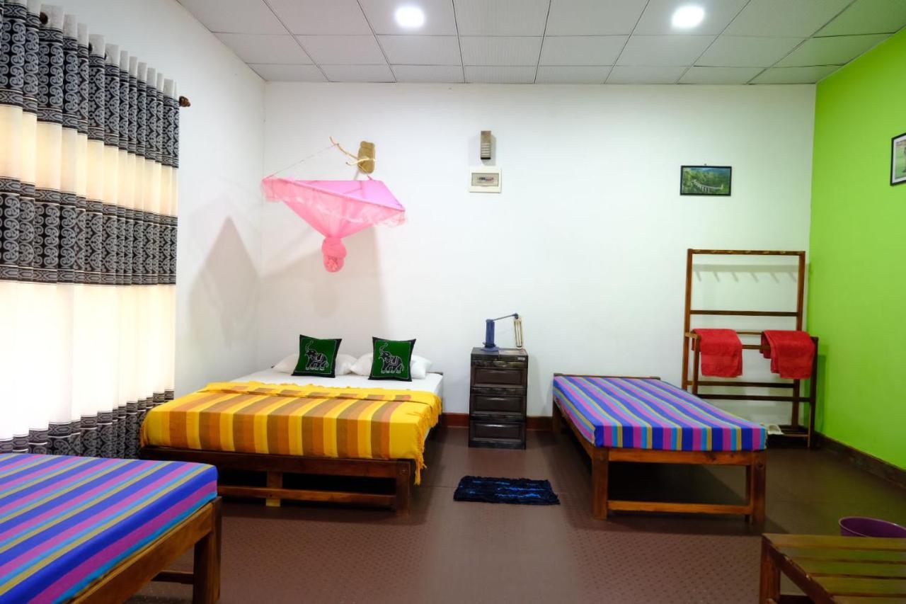 Thilina Homestay Sigiriya Bagian luar foto