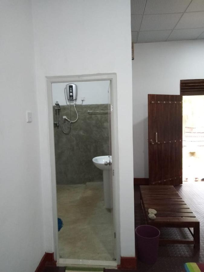 Thilina Homestay Sigiriya Bagian luar foto