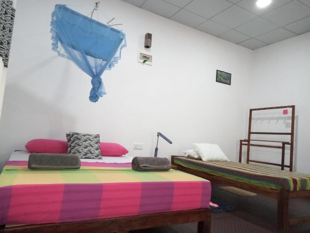 Thilina Homestay Sigiriya Bagian luar foto